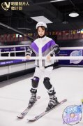 杨紫探讨健身减肥话题 挑战高难度滑雪
