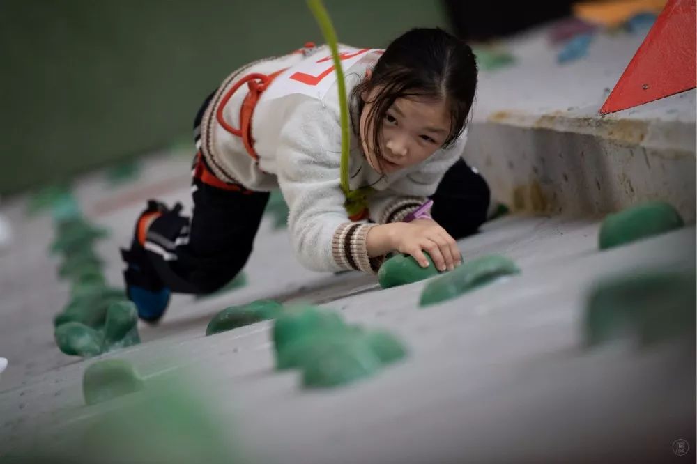 挑战地心引力，福建省全民健身运动会攀岩赛最后一个分站赛